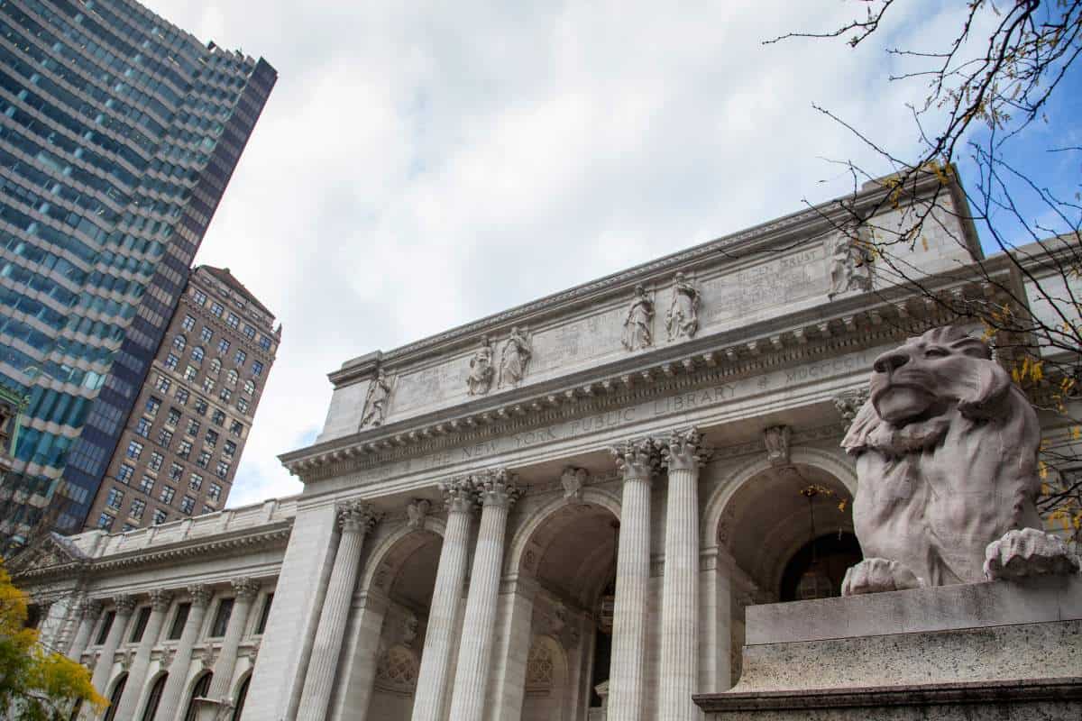 Facade of the New York Public library